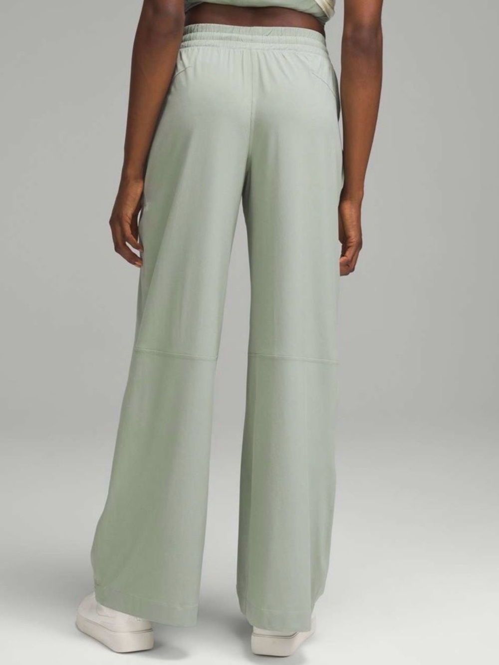 Lululemon Swift Mid-Rise Wide-Leg Pant - Picture 2 of 4